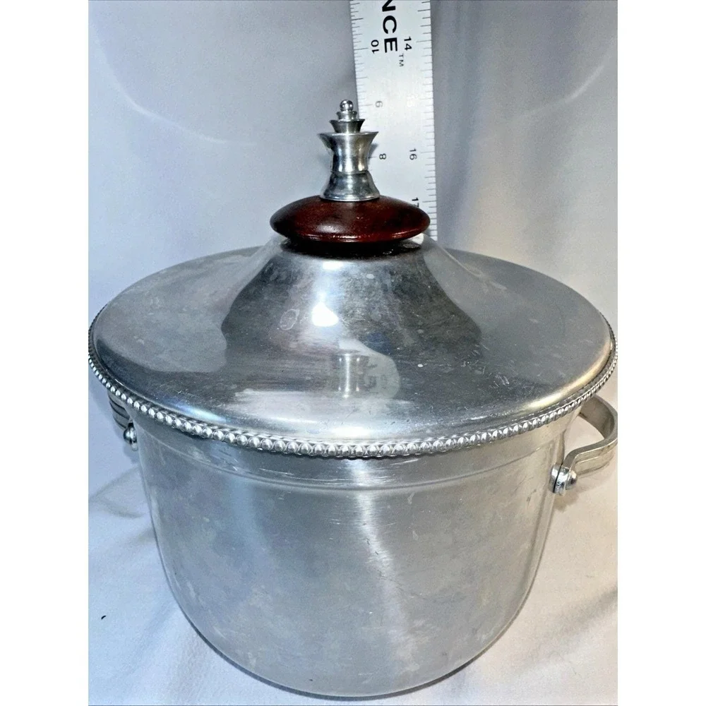 Vintage Buenilum & Pyrex Glass Lined Aluminum Ice Bucket w/ Lid Wooden Finial - Picture 12 of 12